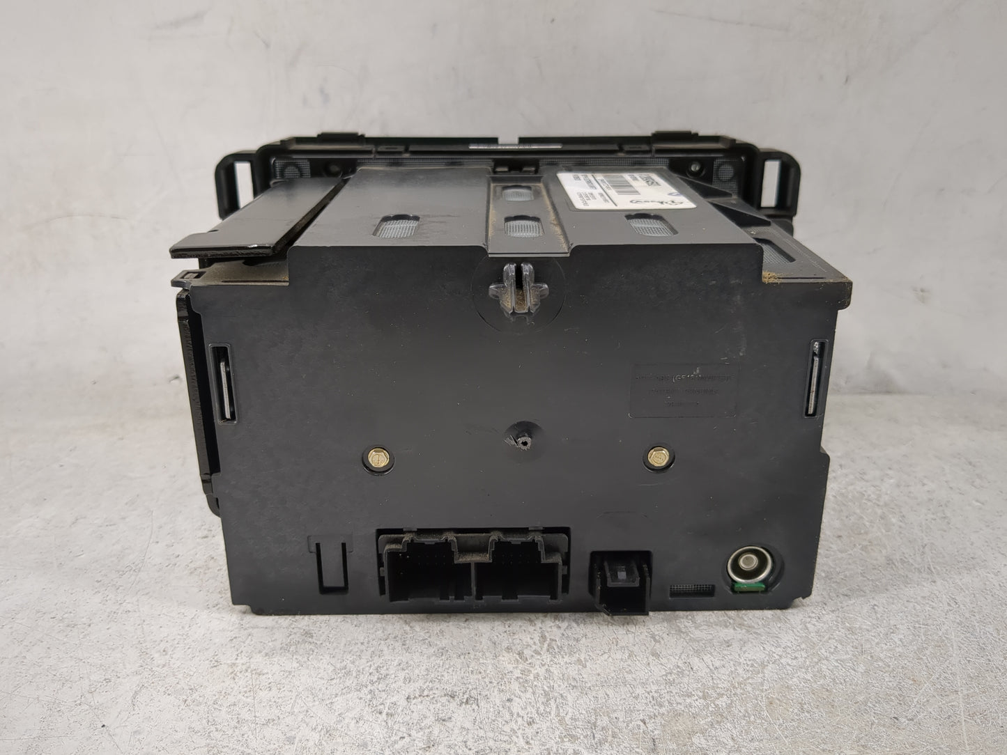 2010-2014 Chevrolet Tahoe Radio AM FM Cd Player Receiver Replacement P/N:20934593 28256335 Fits OEM Used Auto Parts - Oemuse