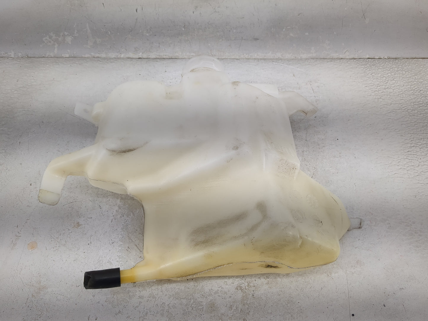Chevrolet Traverse Radiator Coolant Overflow Expansion Tank Bottle 1476914 - Oemusedautoparts1.com