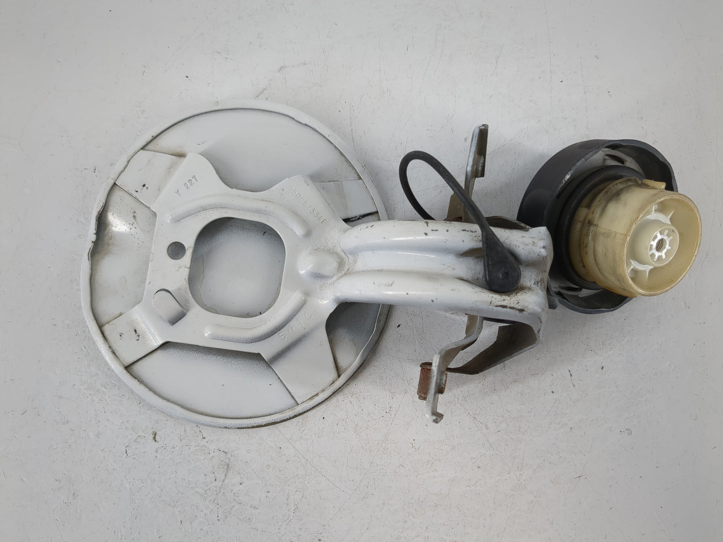 Chrysler 200 Fuel Tank Door Lid Gas Tank White - Oemusedautoparts1.com