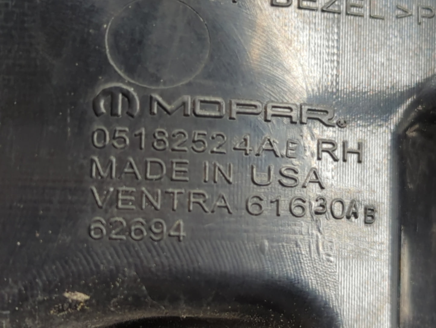2014 Chrysler 200 Tail Light Assembly Passenger Right OEM P/N:05182524AE Fits OEM Used Auto Parts - Oemusedautoparts1.com