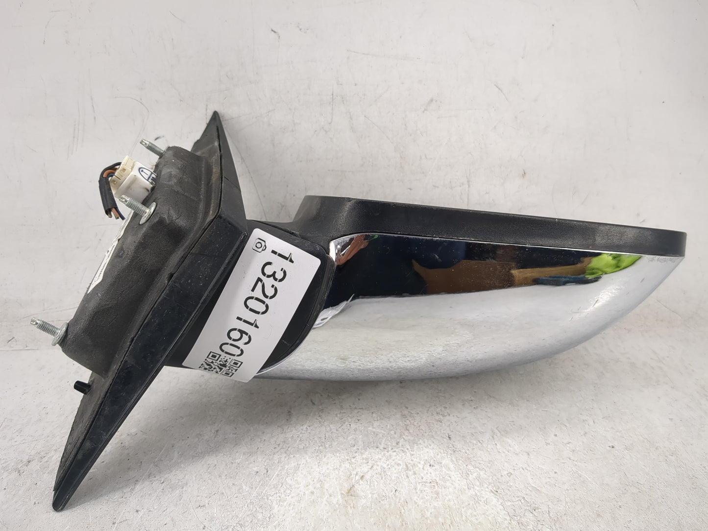 2011-2014 Chrysler 200 Passenger Side View Mirror - Right Door Mirror OEM Used - Oemusedautoparts1.com