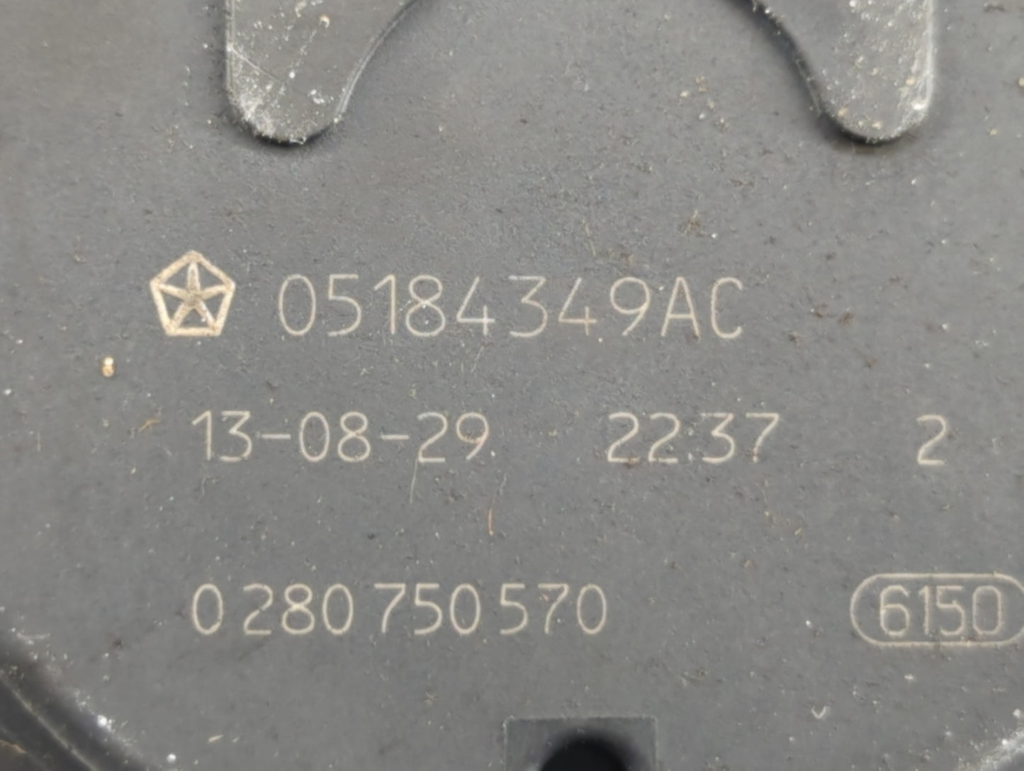 2011-2017 Chrysler 200 Throttle Body P/N:05184349AE 05184349AC Fits OEM Used Auto Parts - Oemusedautoparts1.com