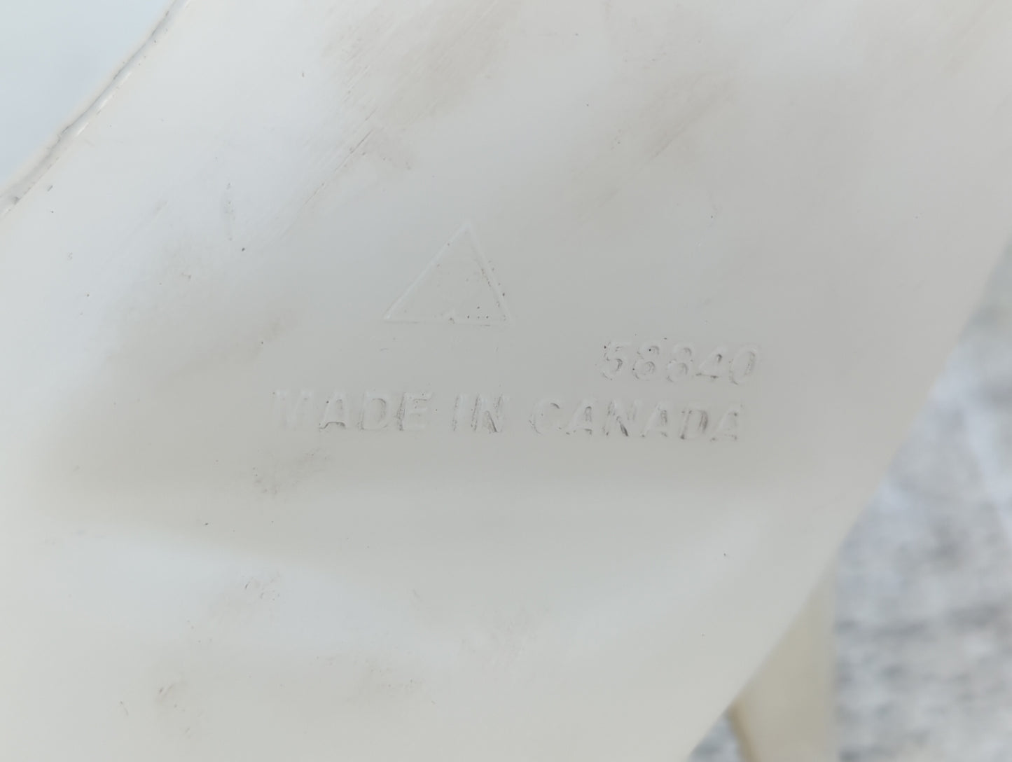 2011-2022 Chrysler 300 Windshield Washer Fluid Reservoir Bottle Oem - Oemusedautoparts1.com