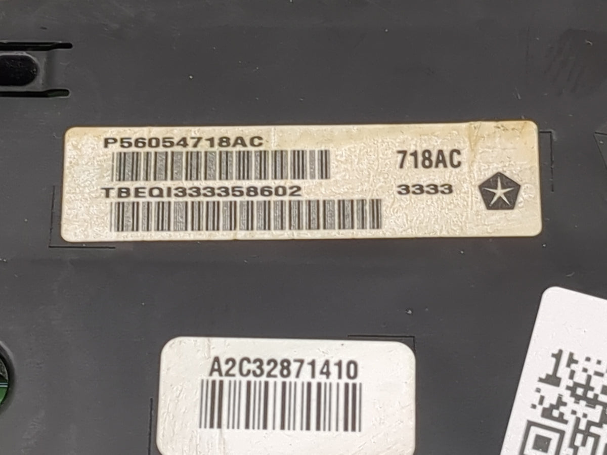 2014 Chrysler 300 Instrument Cluster Speedometer Gauges P/N:P56054718AC A2C32871410, TBEQI333358602 Miles:118K Fits OEM Used
