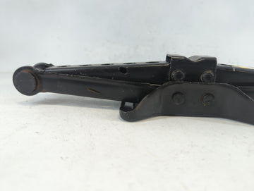 2014 Chrysler 300 Spare Scissor Car Jack