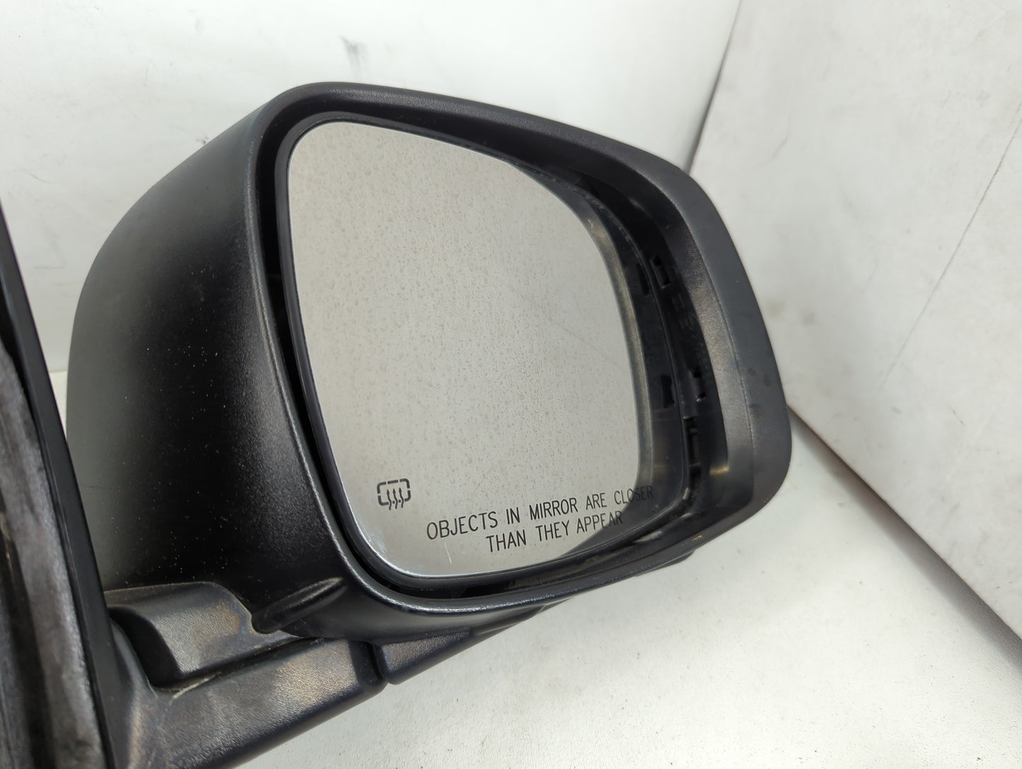 2011-2016 Chrysler Town & Country Passenger Side View Mirror - Right Door Mirror OEM Used - Oemusedautoparts1.com