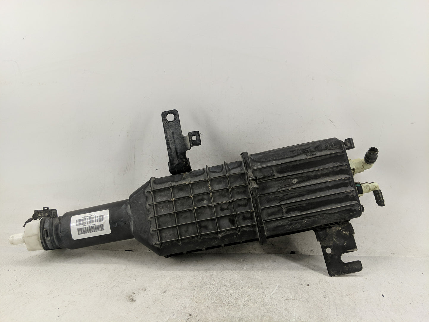 2014 Chrysler Town & Country Fuel Vapor Charcoal Canister - Oemusedautoparts1.com