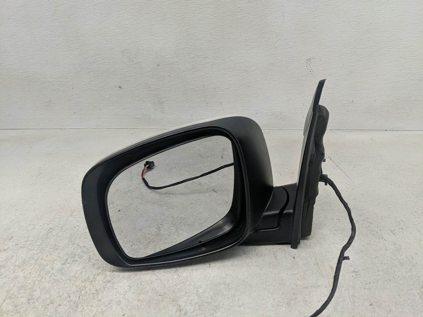2011-2016 Chrysler Town & Country Side Mirror Replacement Driver Left View Door Mirror P/N:1AB731W7AG Fits OEM Used Auto Par