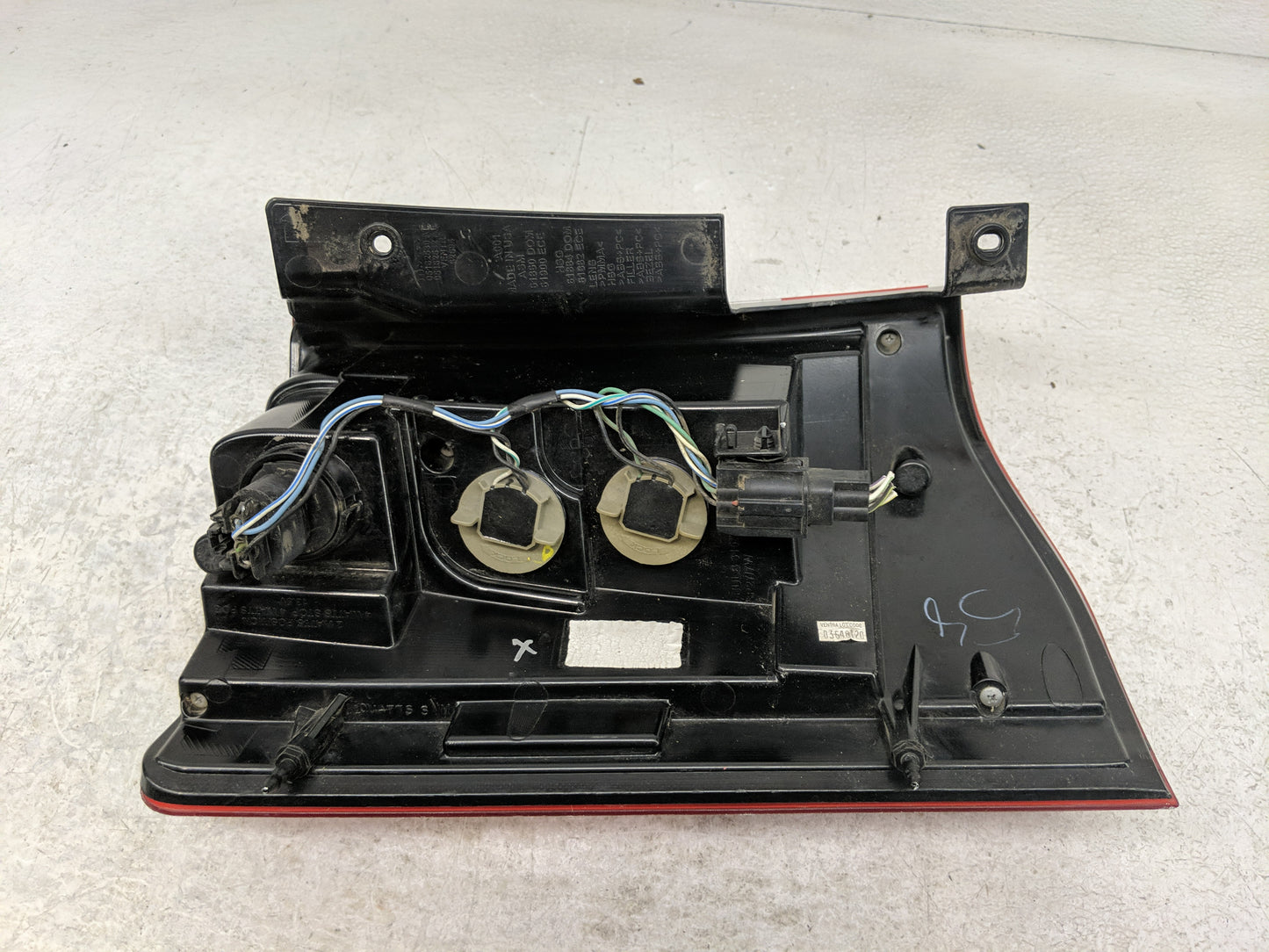 2011-2016 Chrysler Town & Country Tail Light Assembly Passenger Right OEM Fits Fits 2011 2012 2013 2014 2015 2016 OEM Used A