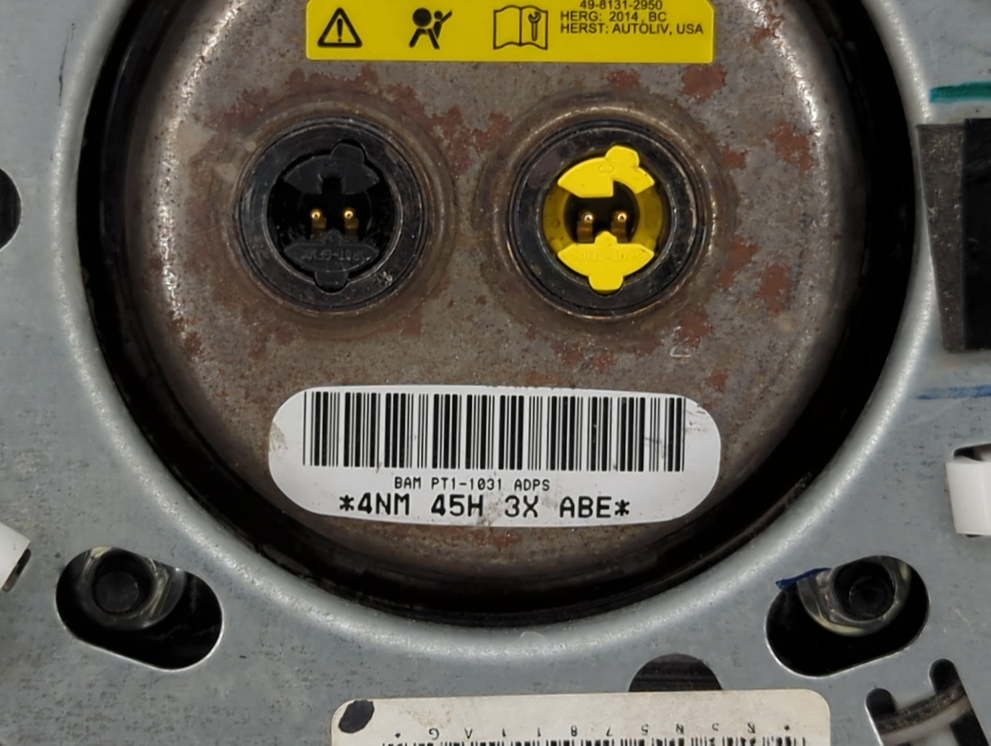 2014 Chrysler Town & Country Air Bag Driver Left Steering Wheel Mounted 1458890 - Oemusedautoparts1.com
