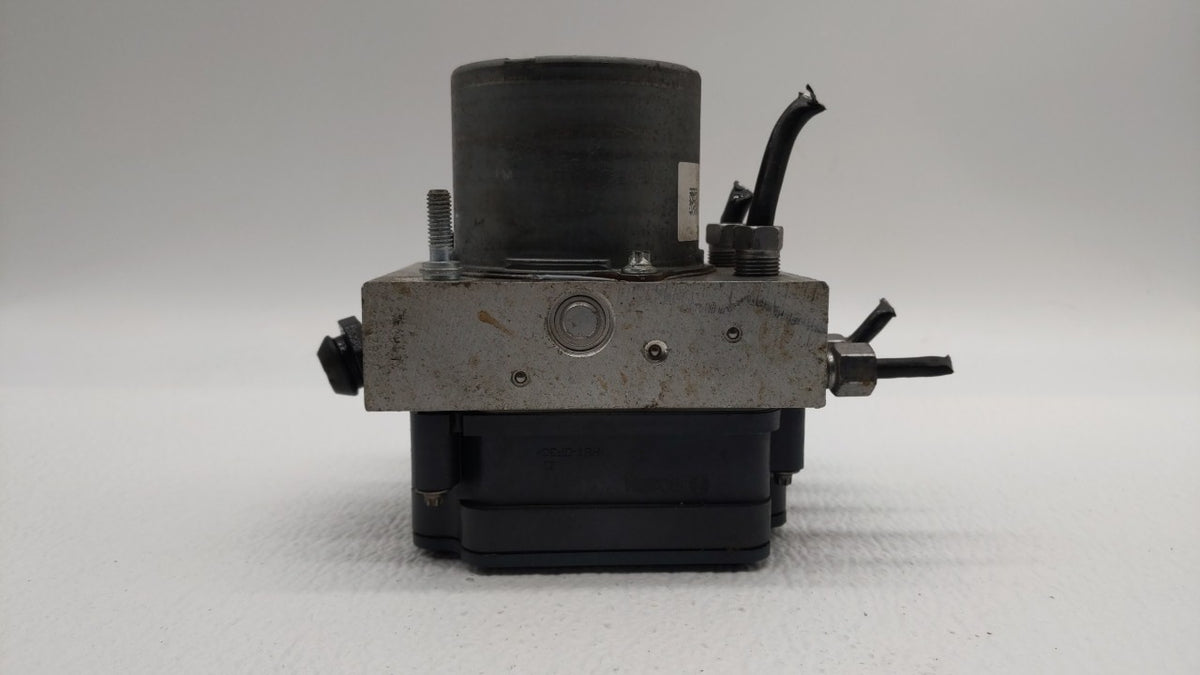 2014 Chrysler Town & Country Anti-Lock Brake ABS Pump Module Actuator OEM P/N:P68183803AC Fits OEM Used Auto Parts - Oemused