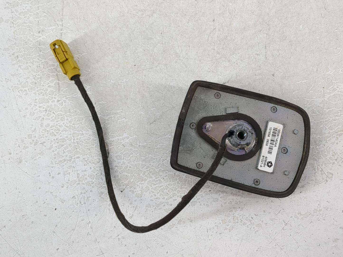 2014 Chrysler Town & Country Radio Antenna Mast - Oemusedautoparts1.com