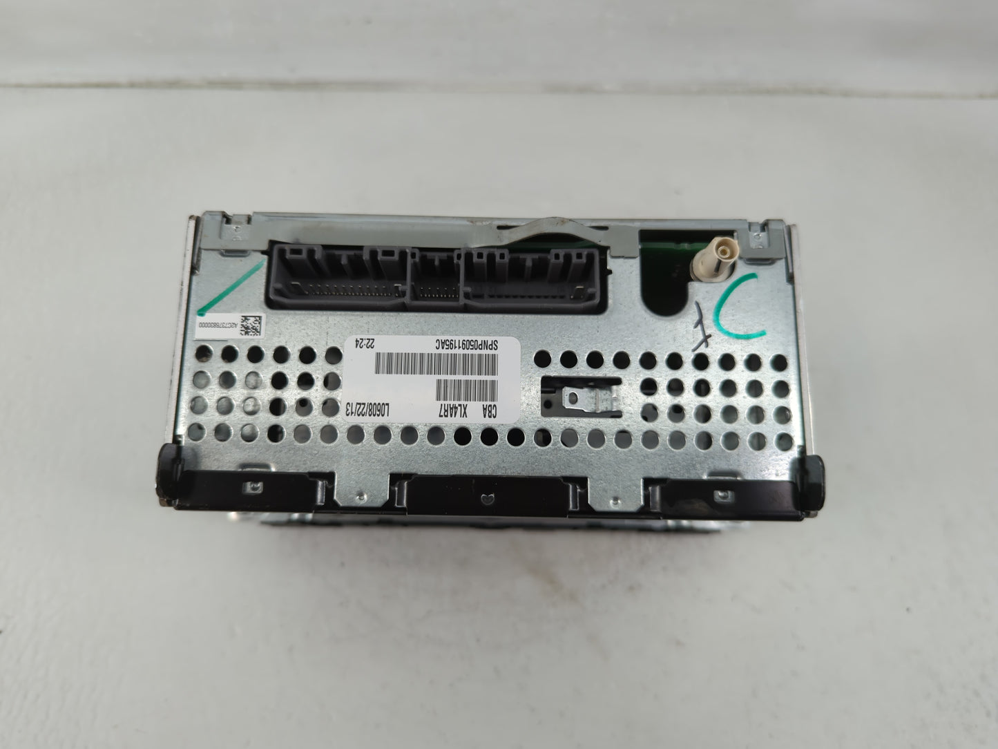 2013-2014 Dodge Avenger Radio AM FM Cd Player Receiver Replacement P/N:P05091195AC Fits Fits 2013 2014 OEM Used Auto Parts -