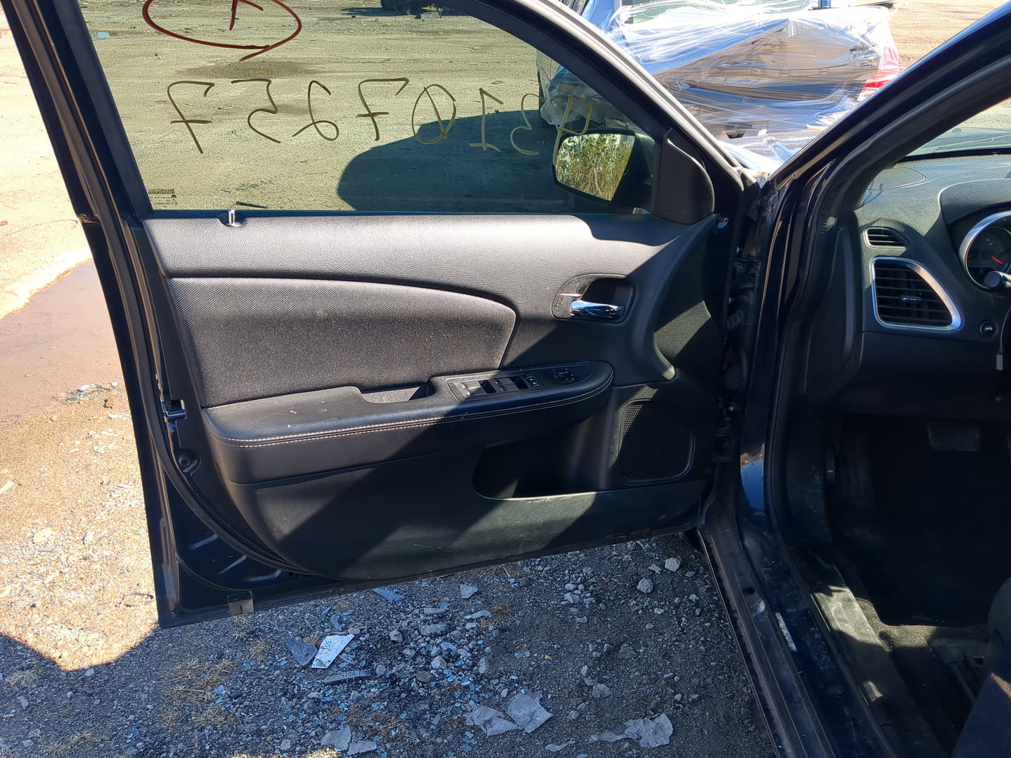 2011-2014 Dodge Avenger Driver Front Door Oem - Oemusedautoparts1.com