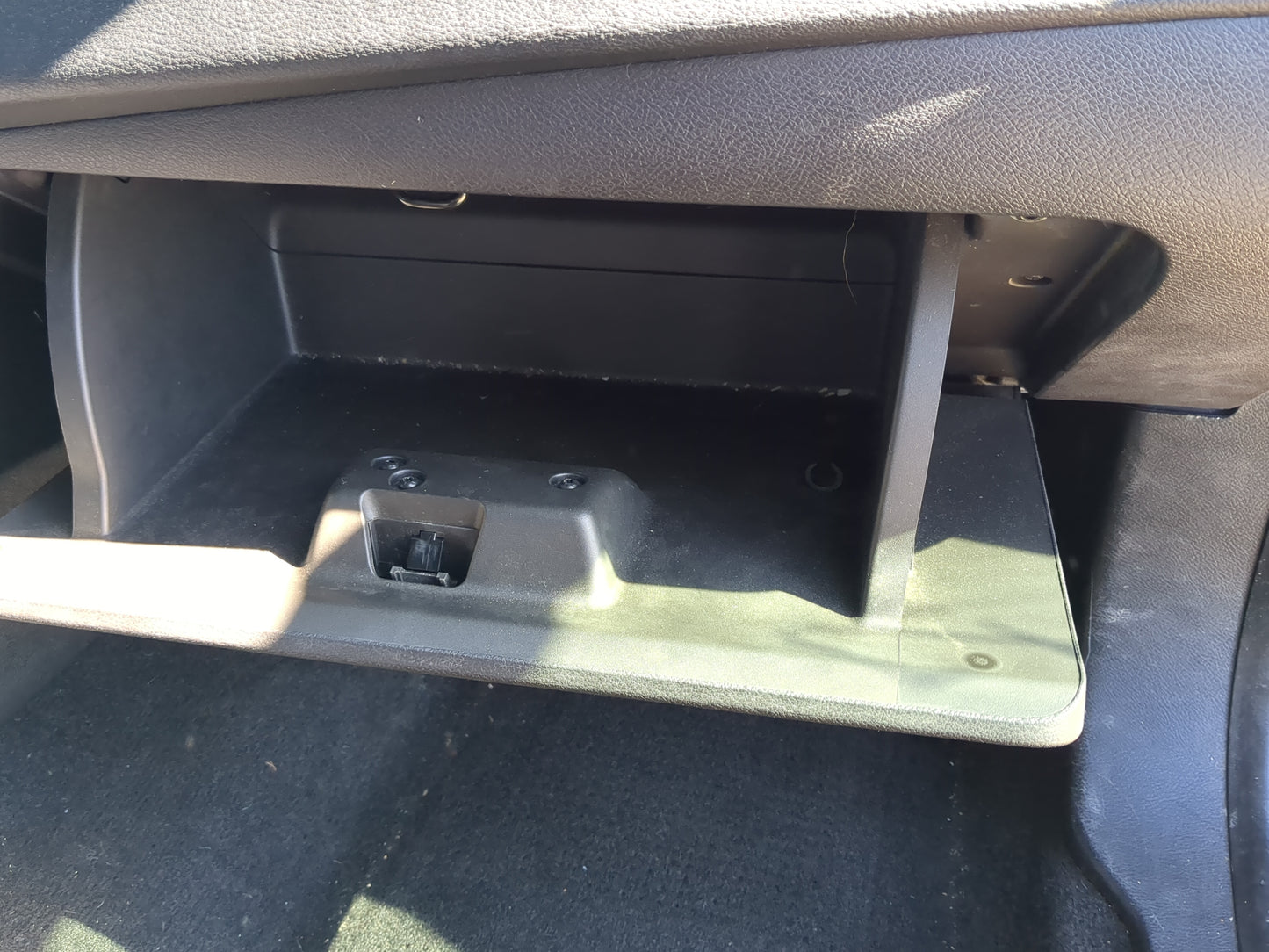 2014 Dodge Avenger Passenger Glove Box Door Storage Compartment - Oemusedautoparts1.com