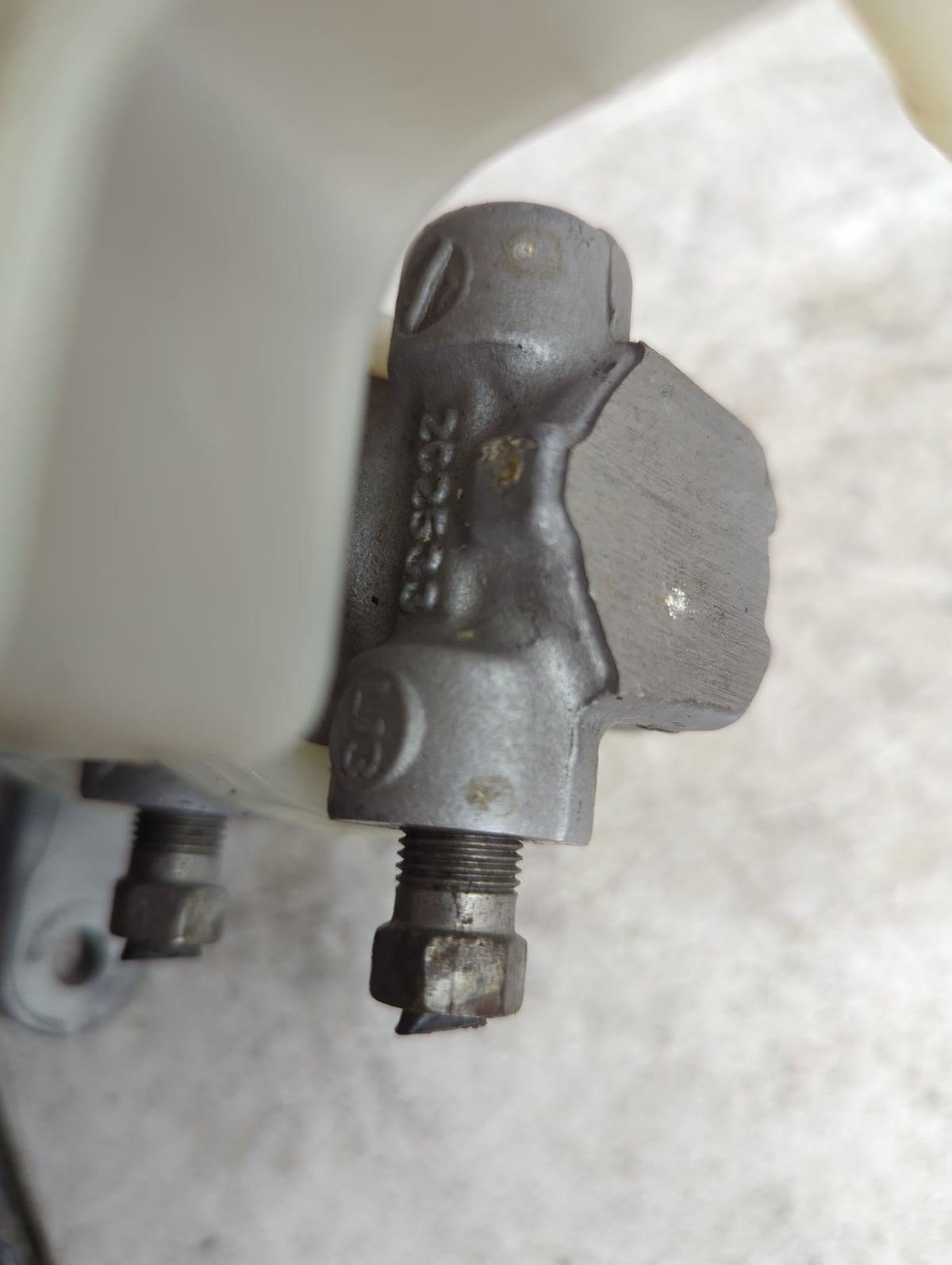 2008-2014 Dodge Avenger Brake Master Cylinder 1512020 - Oemusedautoparts1.com