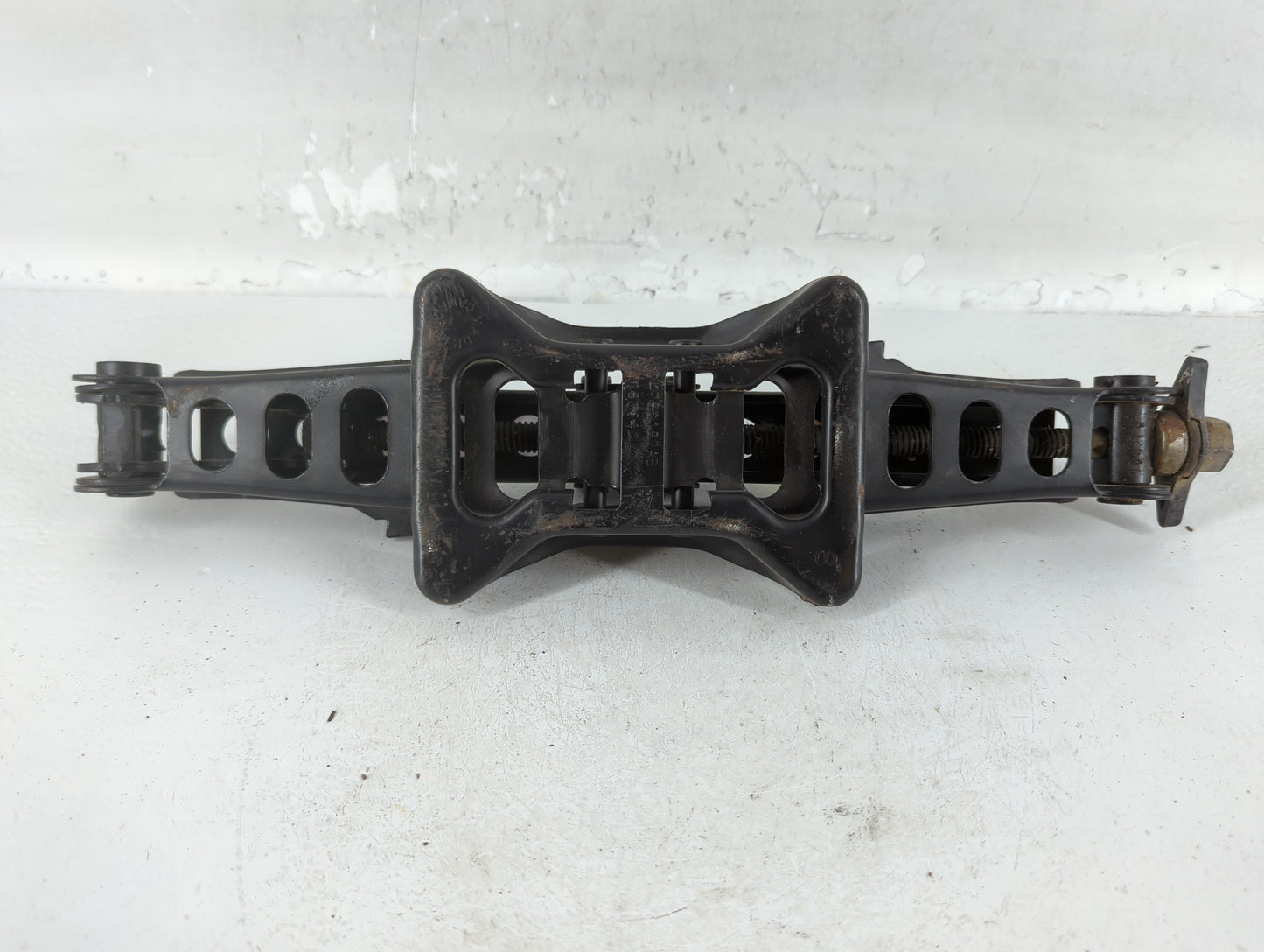 2014 Dodge Avenger Spare Scissor Car Jack - Oemusedautoparts1.com