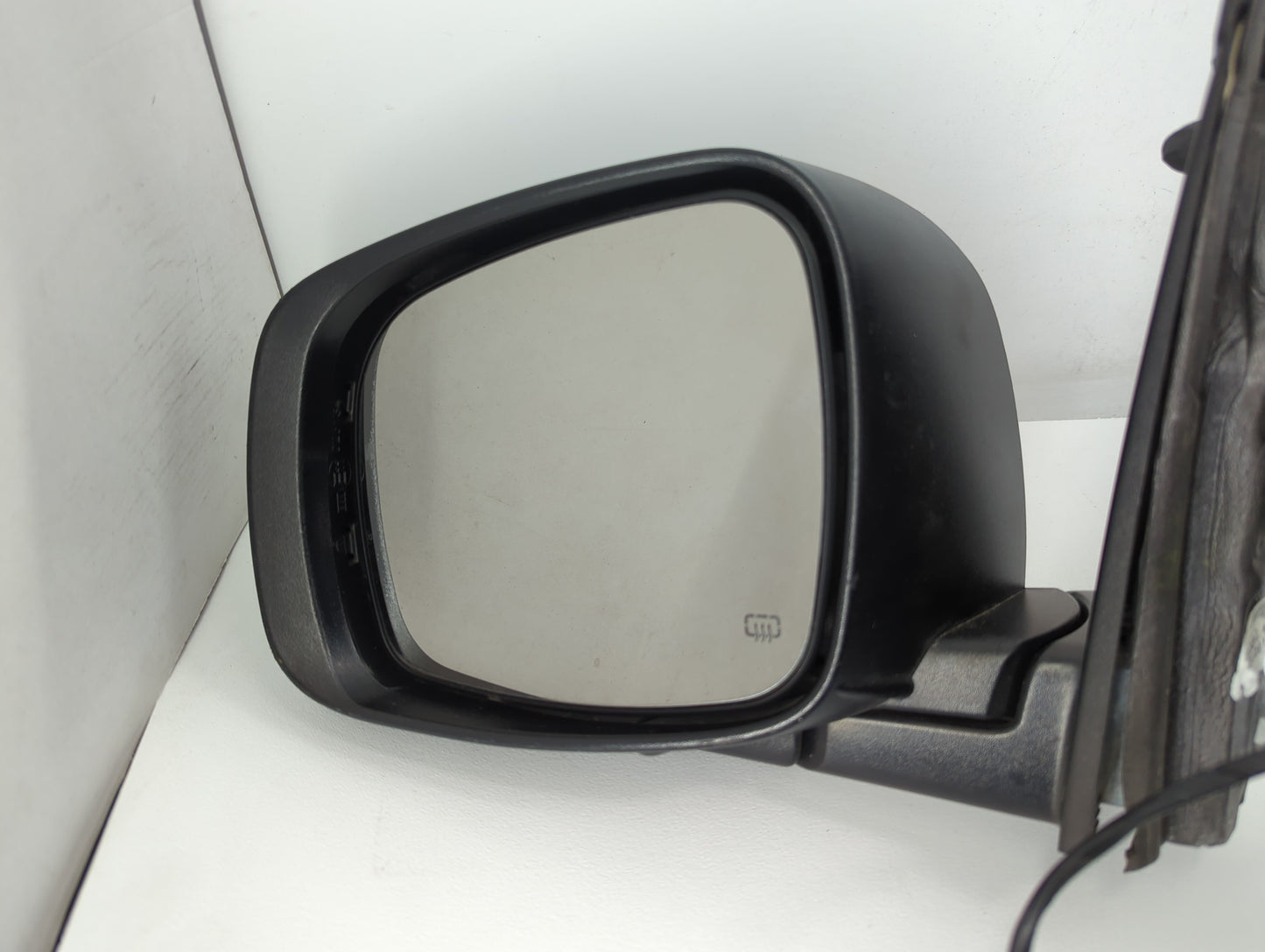 2014 Dodge Caravan Driver Side View Mirror - Left Door Mirror OEM Used - Oemusedautoparts1.com