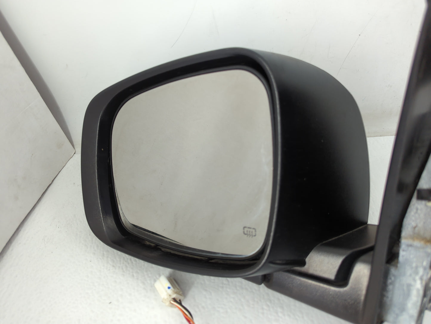 2014 Dodge Caravan Driver Side View Mirror - Left Door Mirror OEM Used - Oemusedautoparts1.com