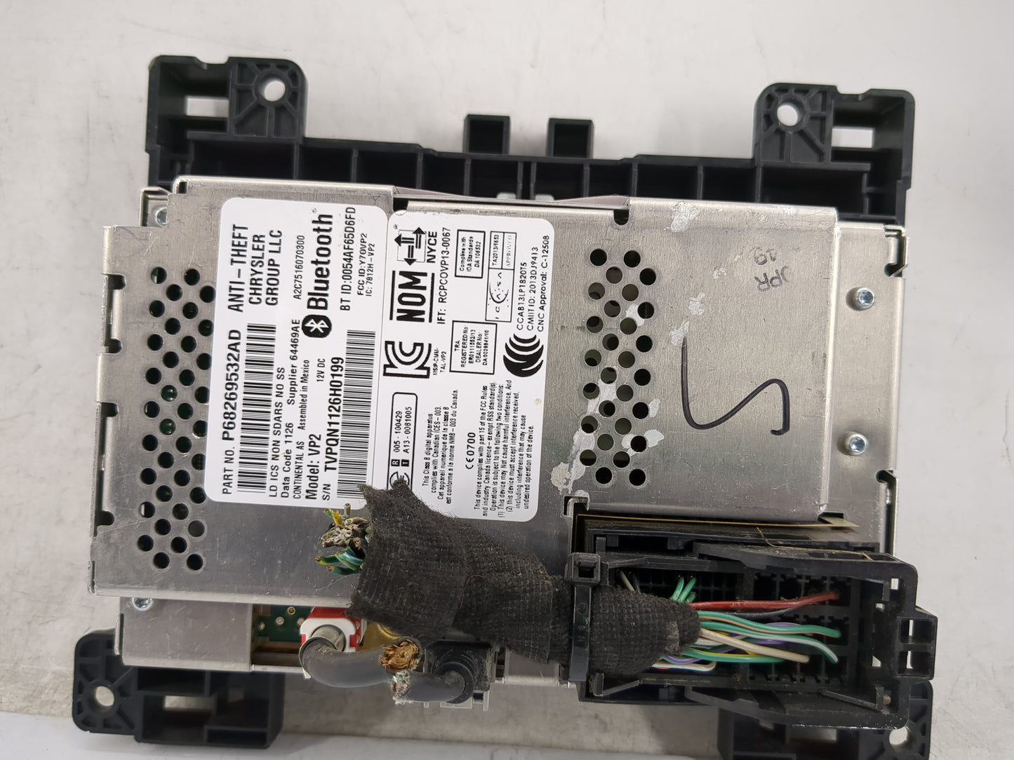 2013-2014 Dodge Charger Radio AM FM Cd Player Receiver Replacement P/N:68269532AD Fits Fits 2013 2014 OEM Used Auto Parts -