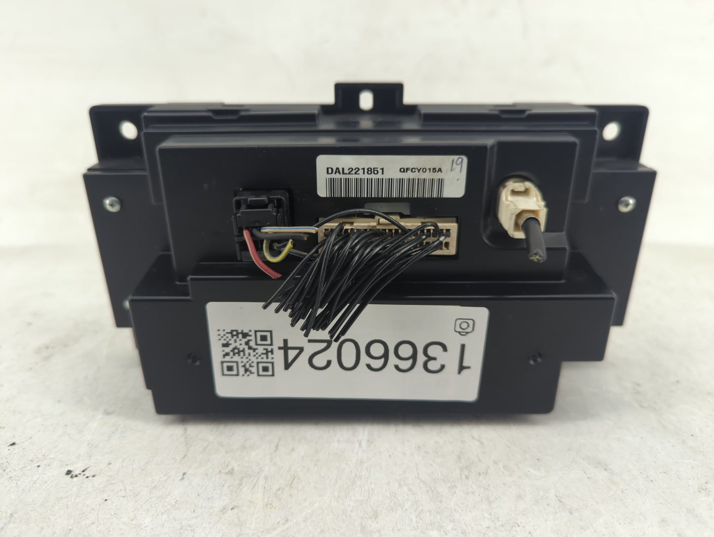 2013-2014 Dodge Charger Radio Control Panel - Oemusedautoparts1.com