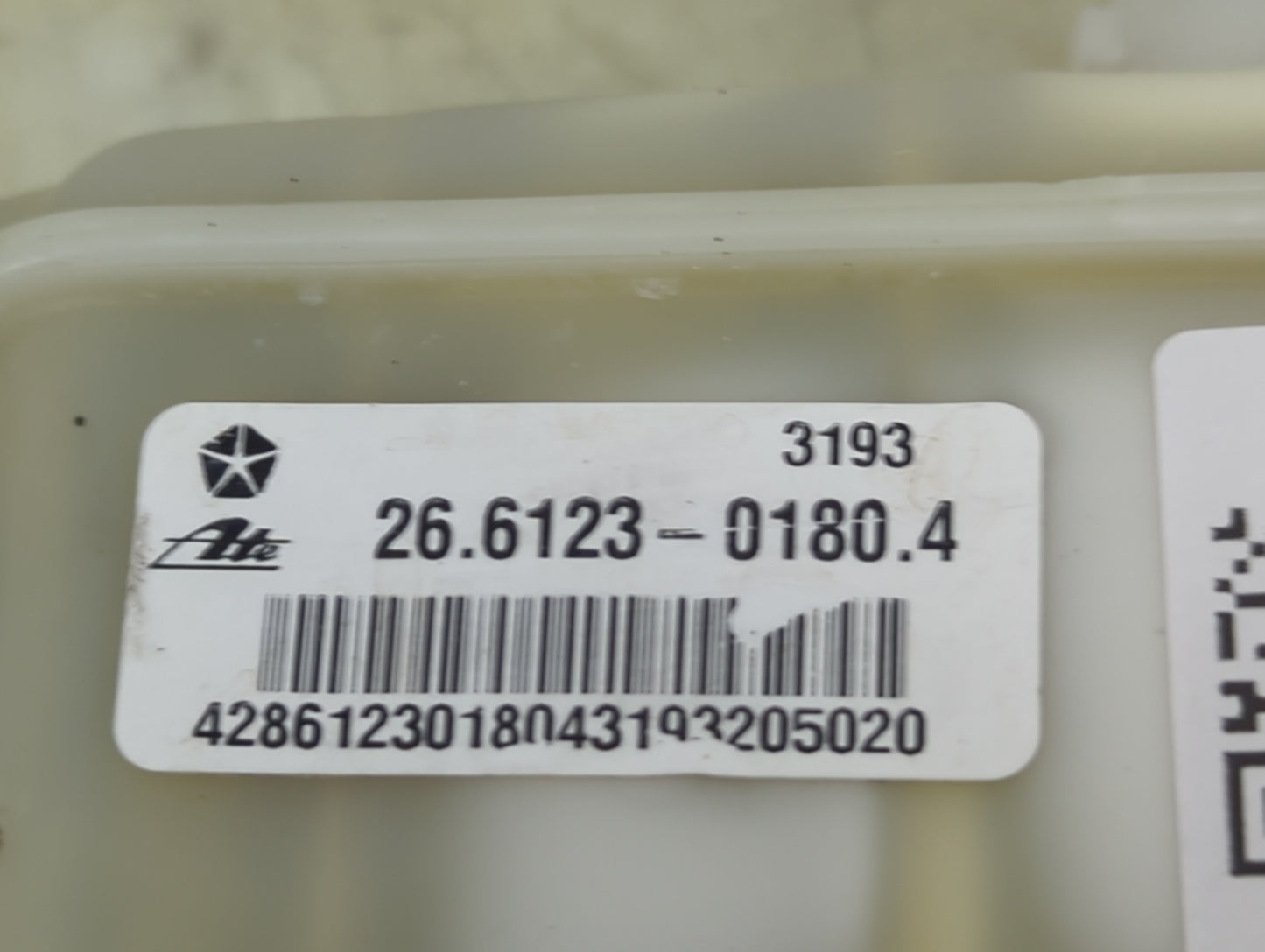 2013-2016 Dodge Dart Brake Master Cylinder 1490651 - Oemusedautoparts1.com