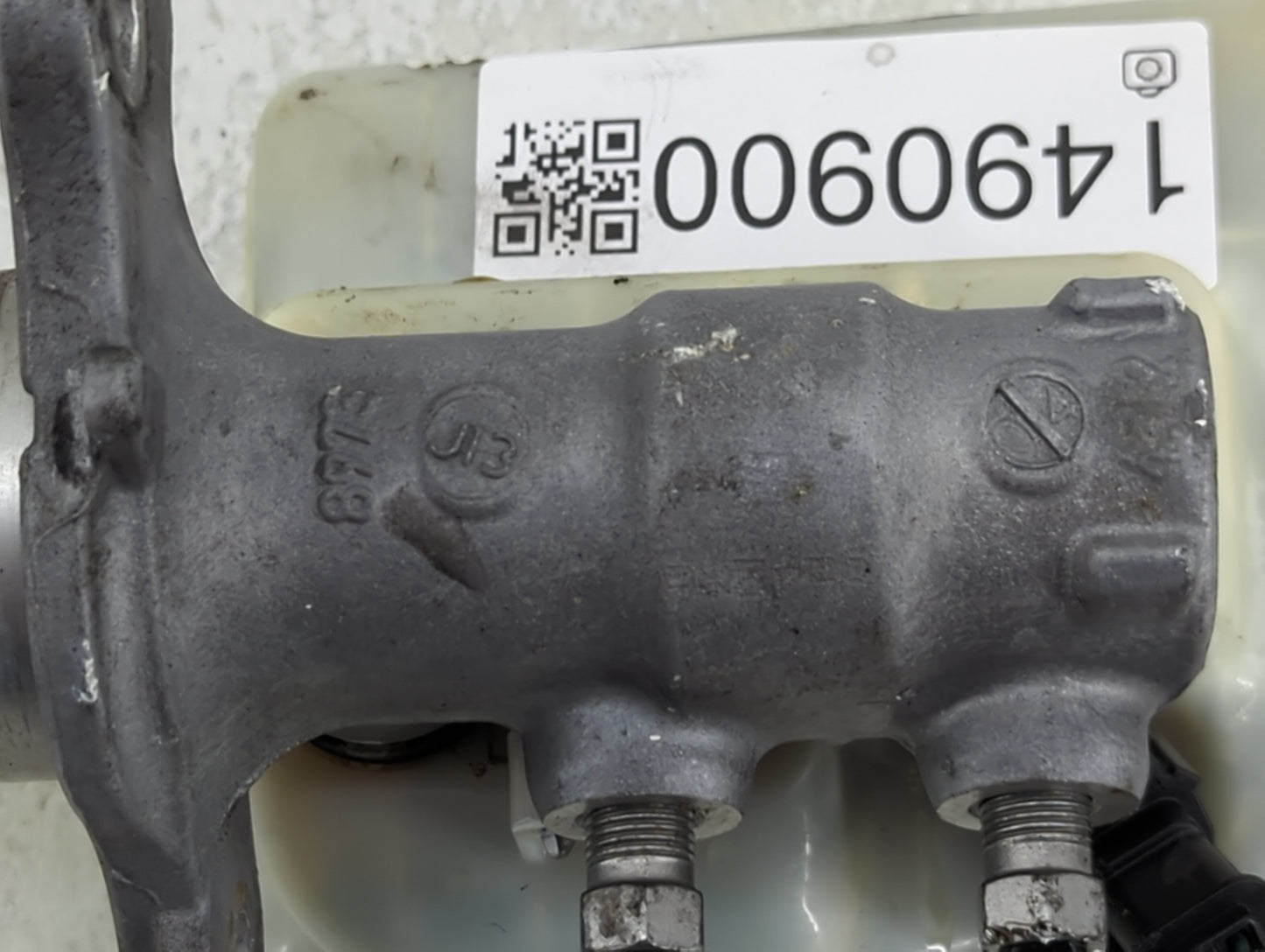 2012-2020 Dodge Grand Caravan Brake Master Cylinder 1490900 - Oemusedautoparts1.com