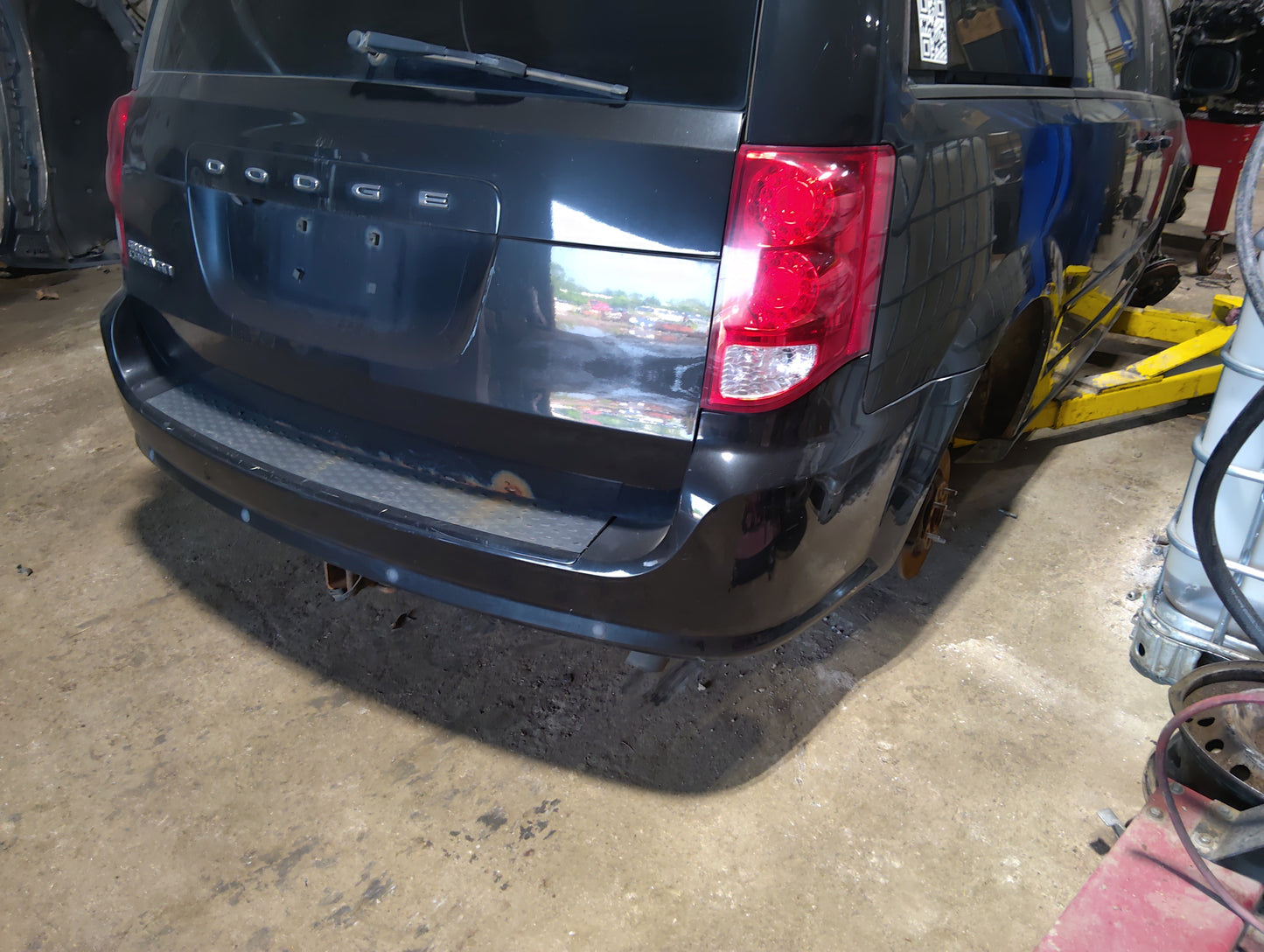 2014 Dodge Grand Caravan Rear Bumper Assembly Oem - Oemusedautoparts1.com