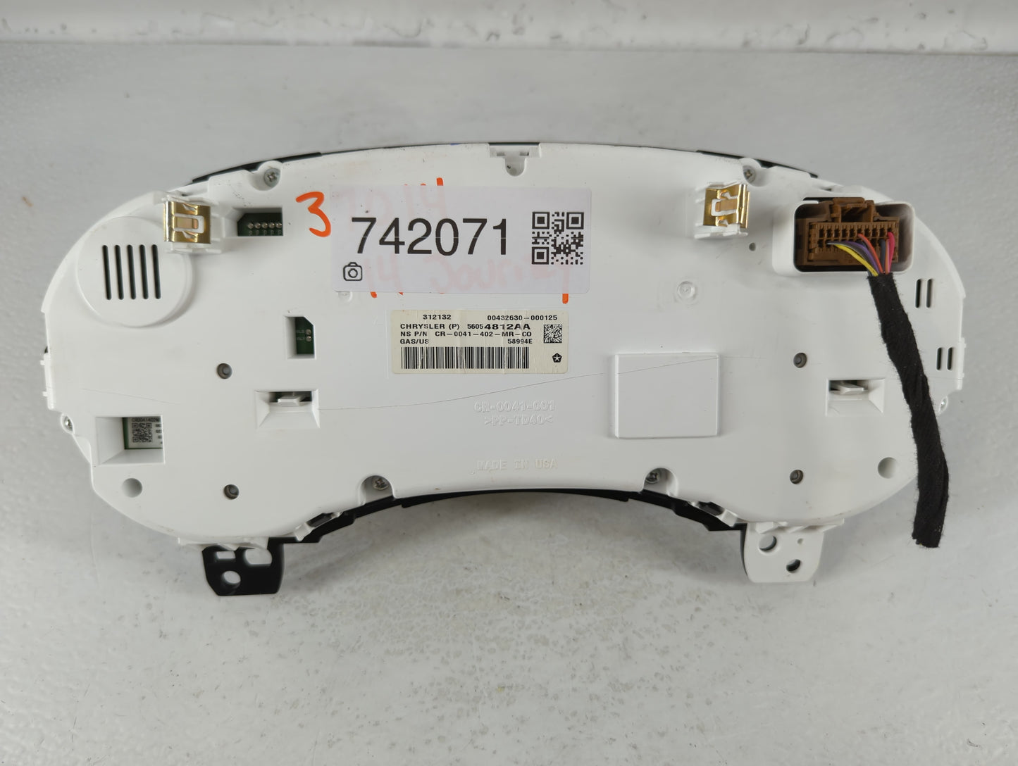 2014 Dodge Journey Instrument Cluster Speedometer Gauges P/N:CR-0041-402-MR-C0 56054812AA Fits OEM Used Auto Parts - Oemused