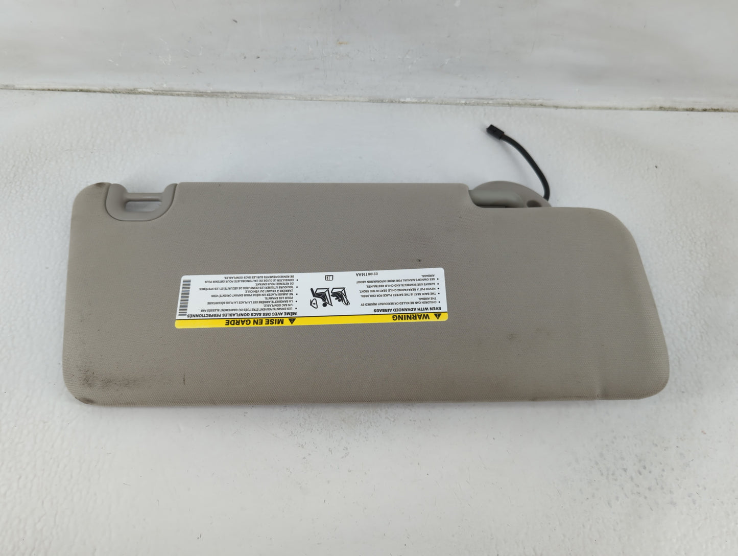2014 Dodge Ram 1500 Sun Visor Shade Replacement Driver Left Mirror Fits Fits 2013 2015 2016 2017 2018 OEM Used Auto Parts -