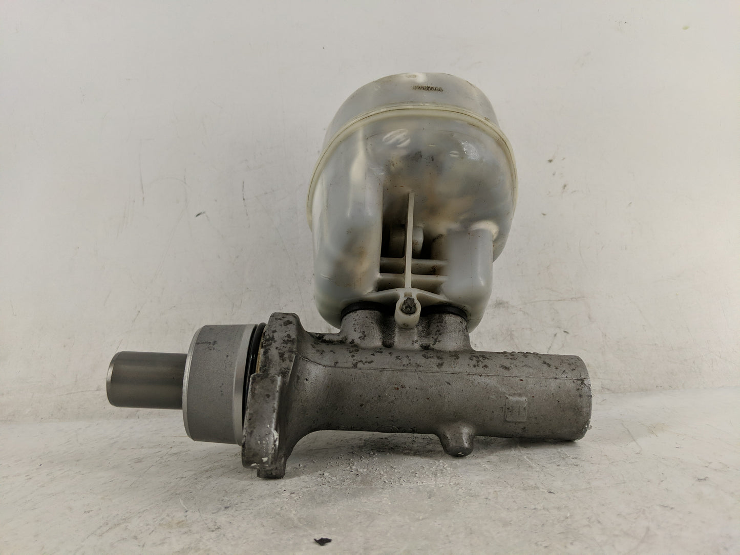 2007-2008 Dodge Ram 1500 Brake Master Cylinder - Oemusedautoparts1.com