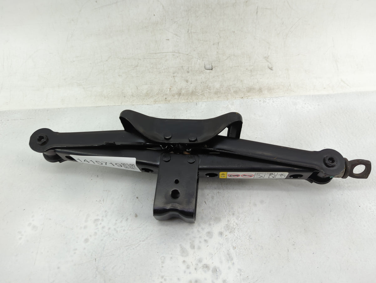 2014 Dodge Ram 1500 Spare Scissor Car Jack 1415719 - Oemusedautoparts1.com