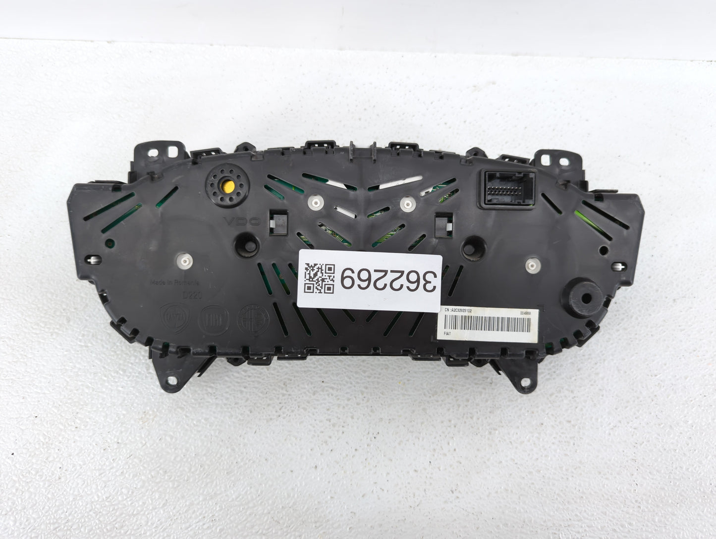 2014 Fiat 500 Instrument Cluster Speedometer Gauges P/N:51953204 51968251, 51975138, 51968387 Miles: Fits OEM Used Auto Part