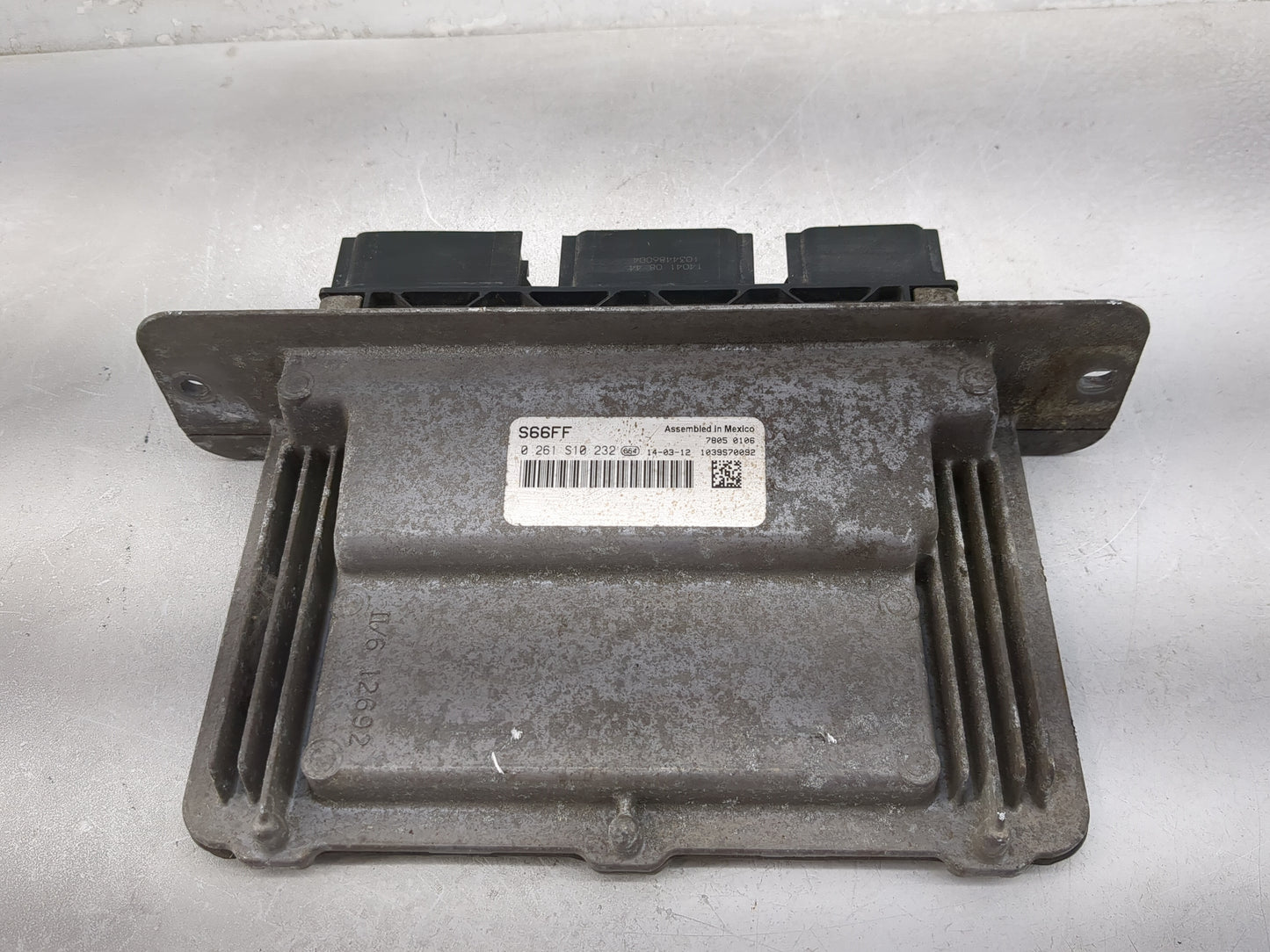 2014 Ford E250 PCM Engine Control Computer ECU ECM PCU OEM P/N:DC2A-12A650-ED 9C2A-12B684-AE, 0261S10232 Fits Fits 2013 OEM