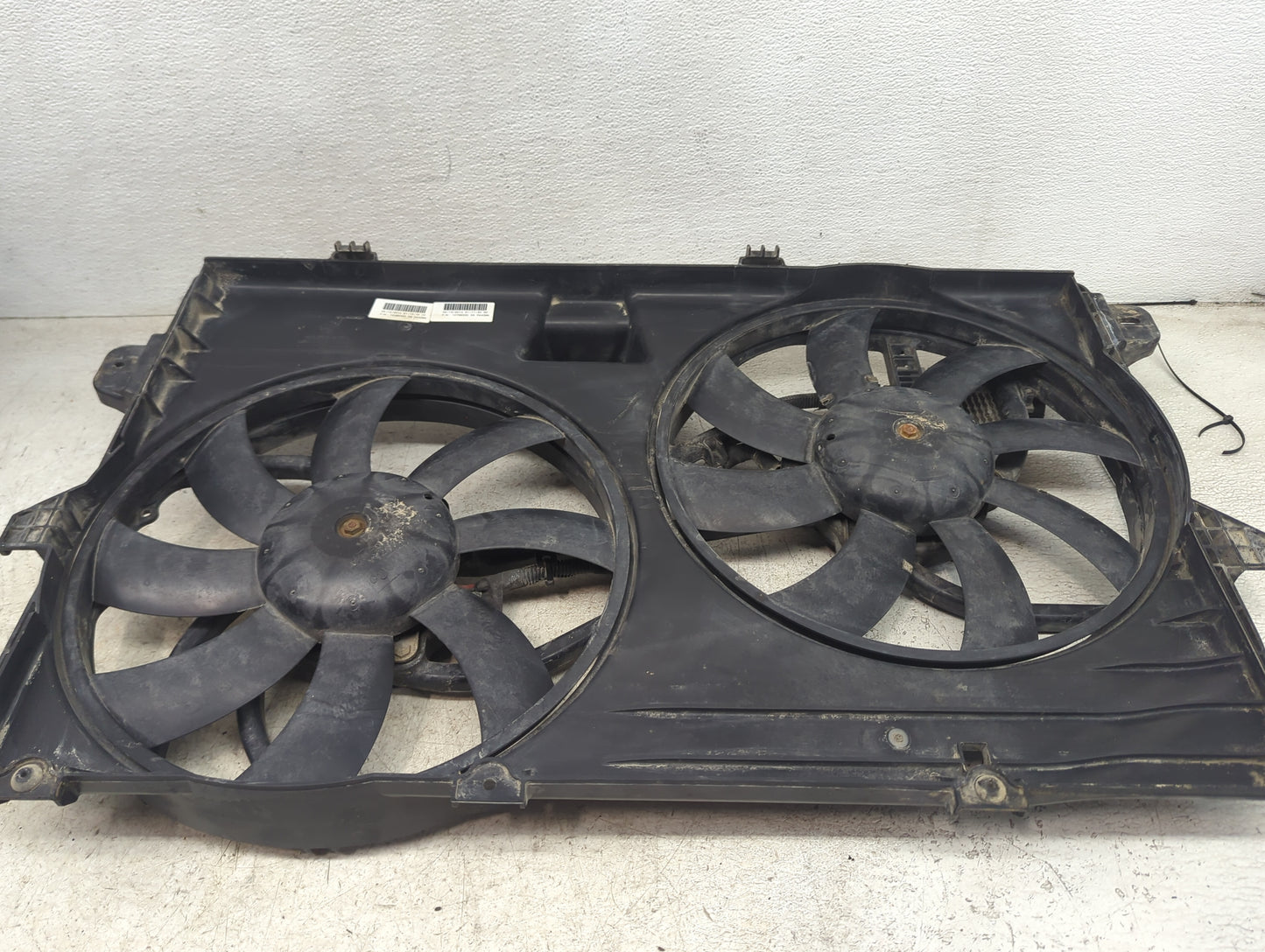 2007-2014 Ford Edge Electric Radiator Cooling Fan Motor Assembly P/N:CT43-8C607-06 10798320 Fits OEM Used Auto Parts - Oemus