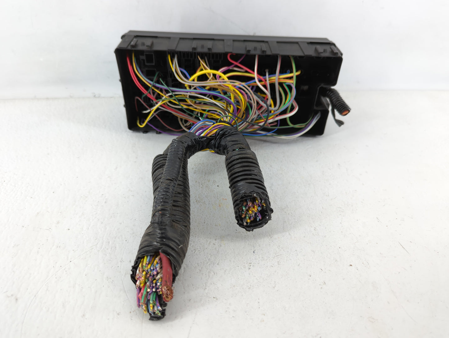 2012-2014 Ford Edge Fusebox Fuse Box Panel Relay Module P/N:BT4T-14A003-AA Fits Fits 2012 2013 2014 OEM Used Auto Parts - Oe