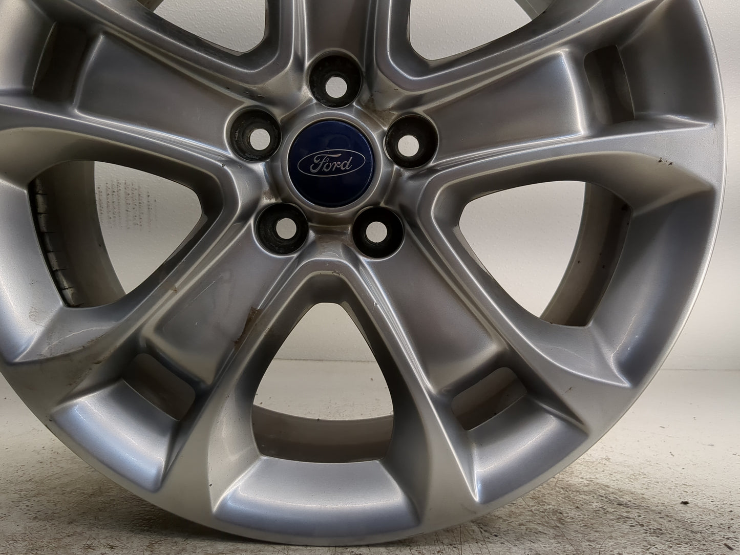 2013-2016 Ford Escape Oem Wheel Rim - Oemusedautoparts1.com