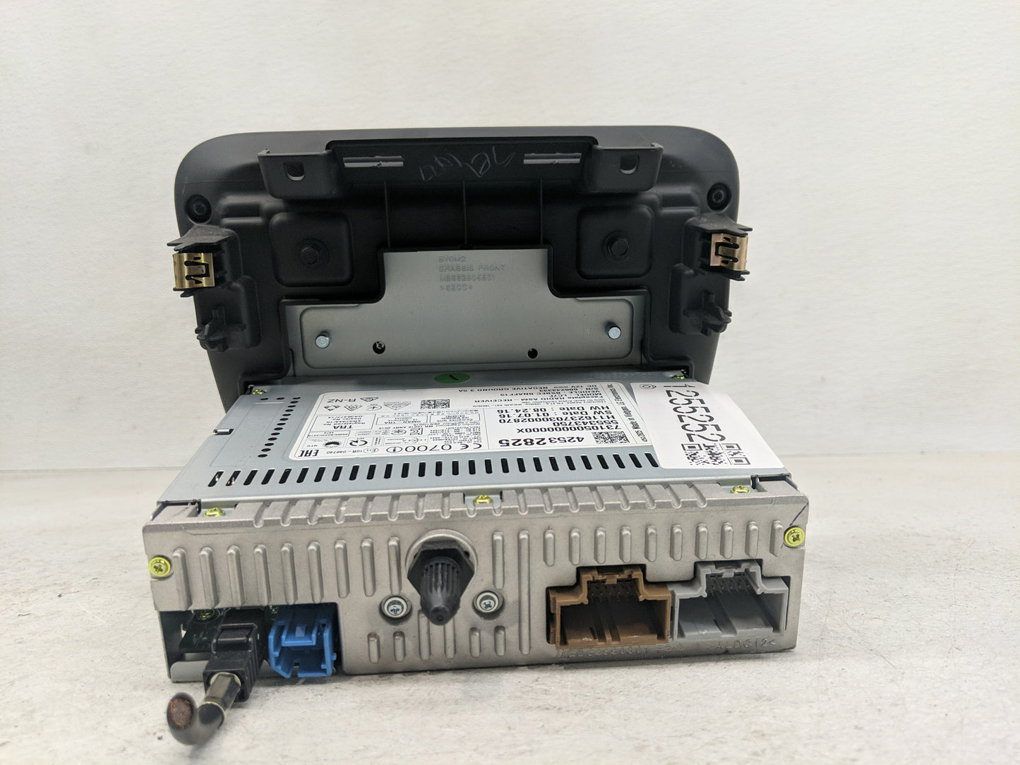 2013-2016 Ford Escape Radio AM FM Cd Player Receiver Replacement P/N:42532825 Fits Fits 2013 2014 2015 2016 OEM Used Auto Pa