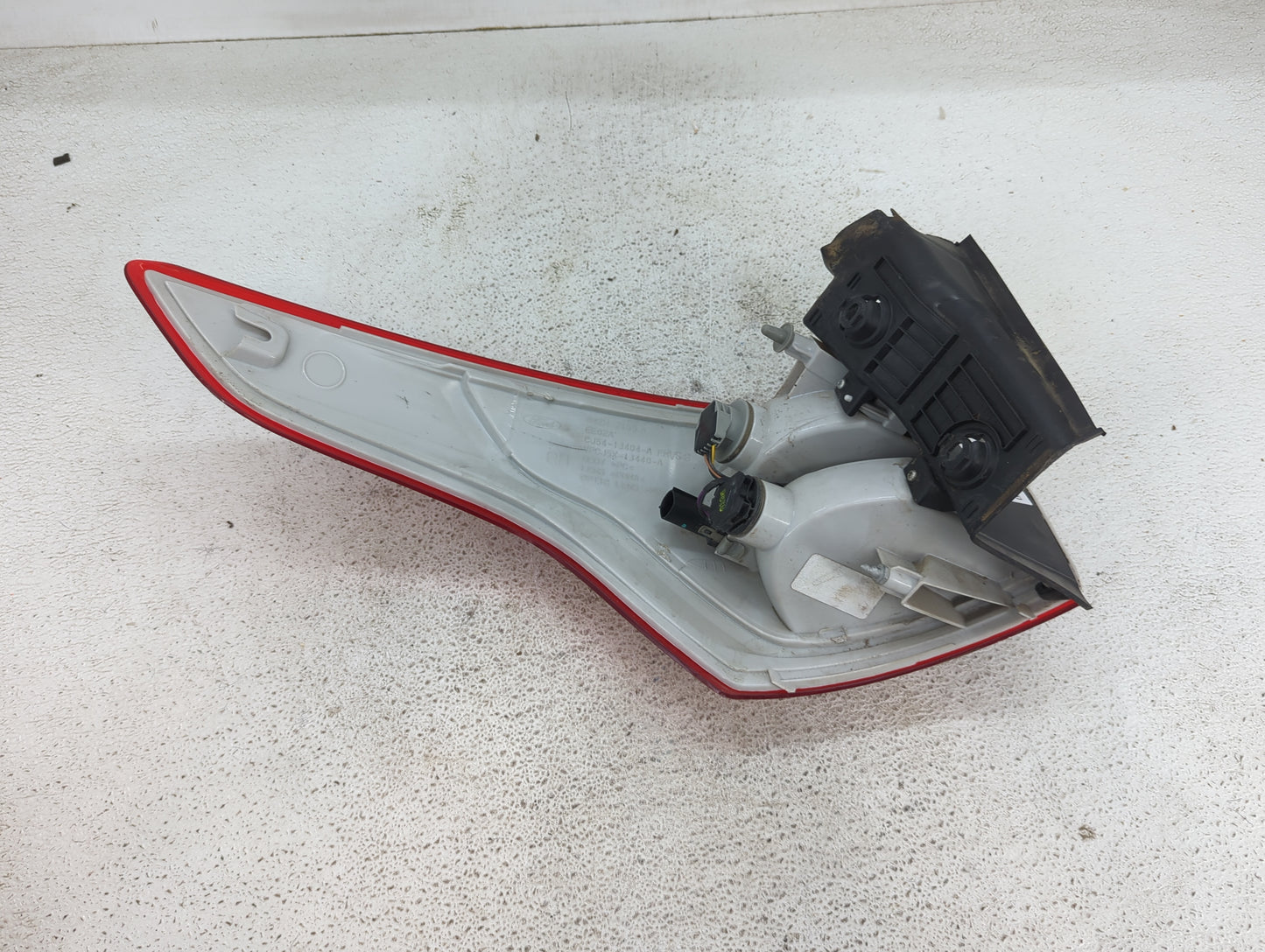 2013-2016 Ford Escape Tail Light Assembly Passenger Right OEM P/N:CJ54-13404-A Fits Fits 2013 2014 2015 2016 OEM Used Auto P