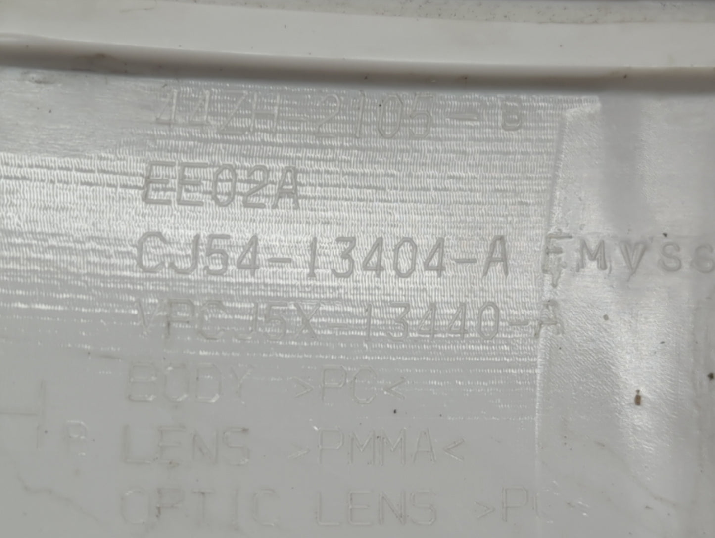 2013-2016 Ford Escape Tail Light Assembly Passenger Right OEM P/N:CJ54-13404-A Fits Fits 2013 2014 2015 2016 OEM Used Auto P