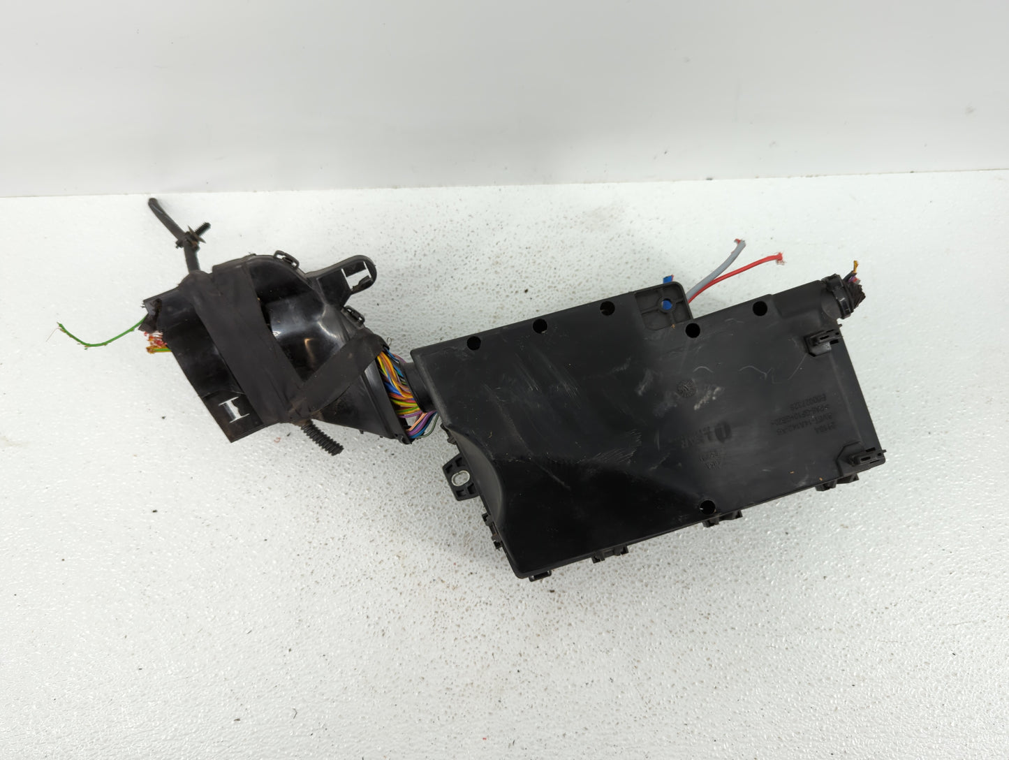 2013-2016 Ford Escape Fusebox Fuse Box Panel Relay Module P/N:AV6T-14A067-AD AV6T-14A142-AB Fits Fits 2013 2014 2015 2016 OE