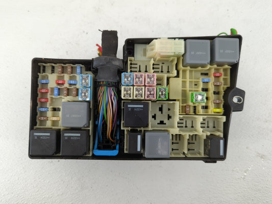 2013-2016 Ford Escape Fusebox Fuse Box Panel Relay Module P/N:AV6T-14A067-AC Fits Fits 2013 2014 2015 2016 OEM Used Auto Parts