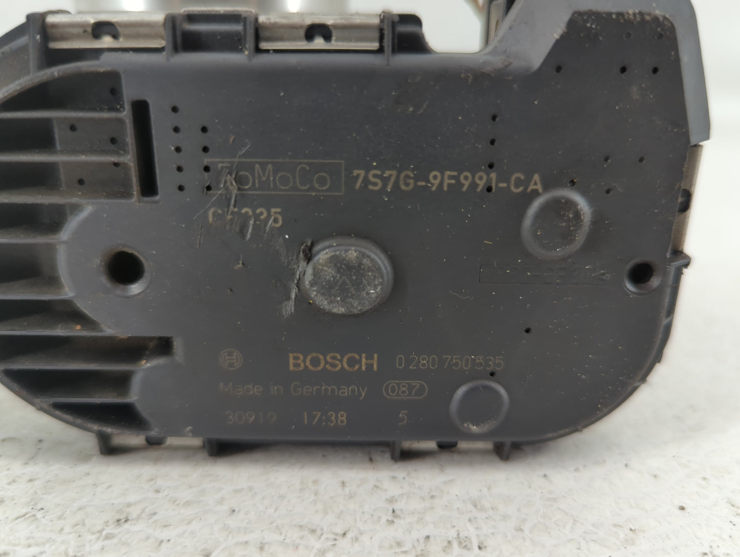 2013-2016 Ford Escape Throttle Body P/N:7S7G-9F991-CA Fits Fits 2013 2014 2015 2016 2017 2018 2019 OEM Used Auto Parts - Oem