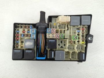 2013-2016 Ford Escape Fusebox Fuse Box Panel Relay Module P/N:AV6T-14A067-AD Fits Fits 2013 2014 2015 2016 OEM Used Auto Parts