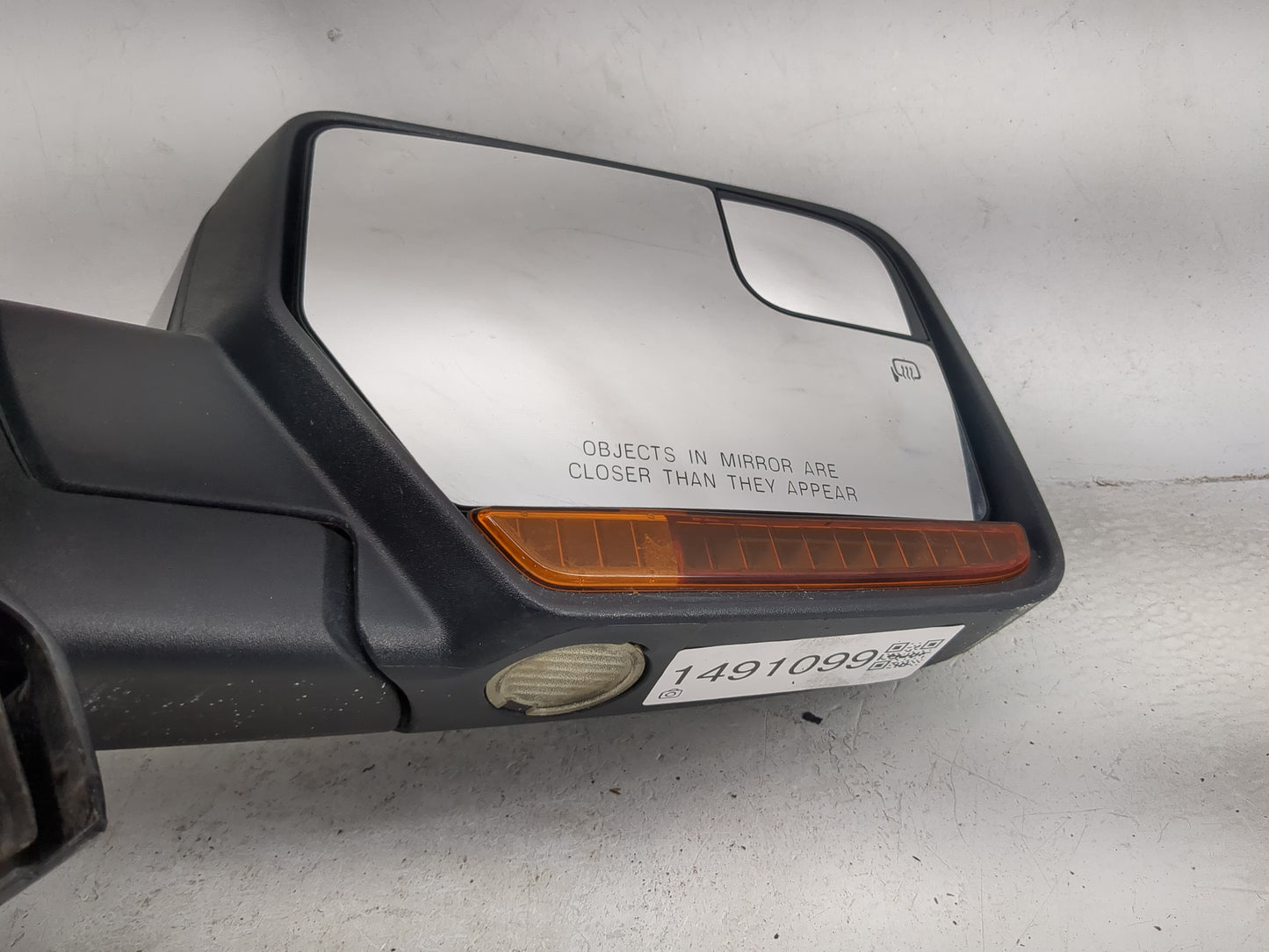 2014 Ford Expedition Passenger Side View Mirror - Right Door Mirror OEM Used - Oemusedautoparts1.com