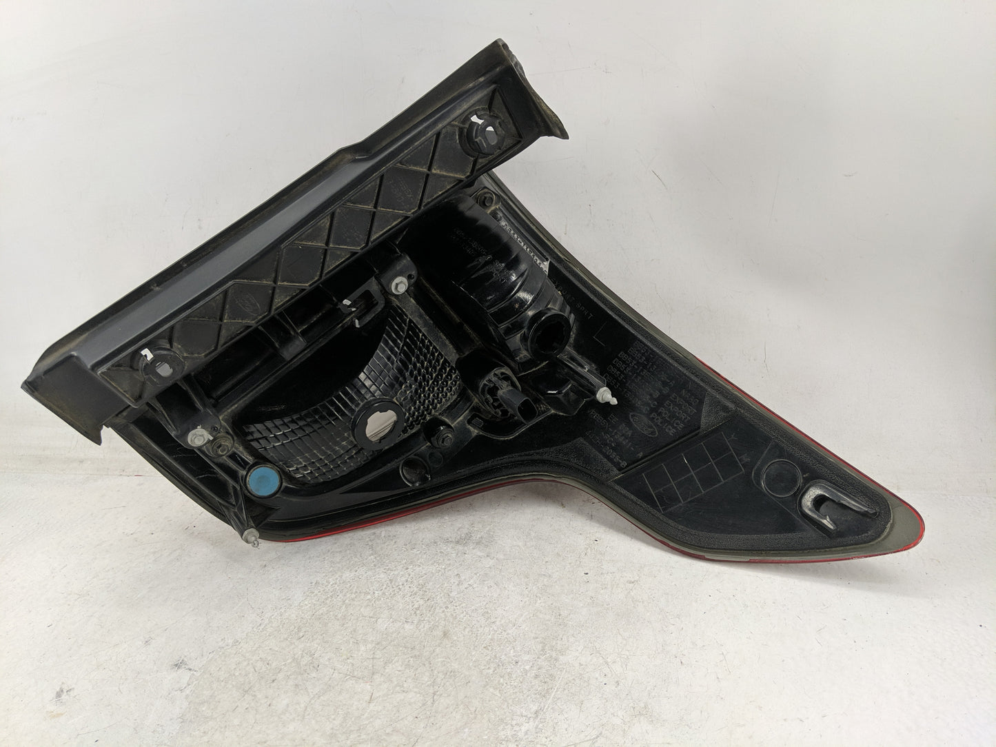 2014 Ford Explorer Tail Light Assembly Driver Left OEM P/N:BB53-13B505-A BB53-13405-A, DB53-13B505-B, DB53-13405-B Fits OEM
