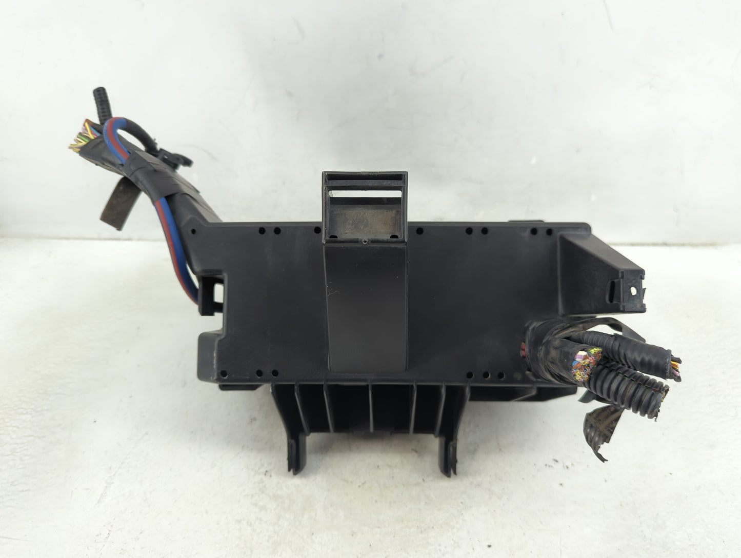 2014-2015 Ford Explorer Fusebox Fuse Box Panel Relay Module Fits Fits 2014 2015 OEM Used Auto Parts - Oemusedautoparts1.com