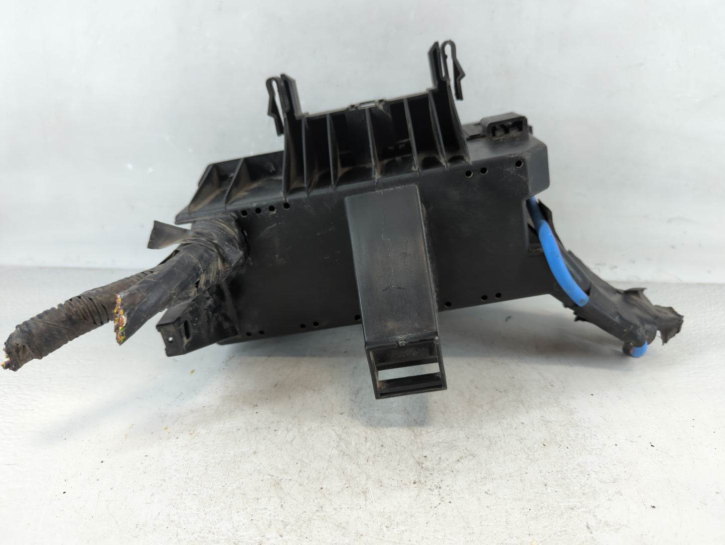 2014-2015 Ford Explorer Fusebox Fuse Box Panel Relay Module P/N:BT4T-14A003-AA Fits Fits 2014 2015 OEM Used Auto Parts - Oem