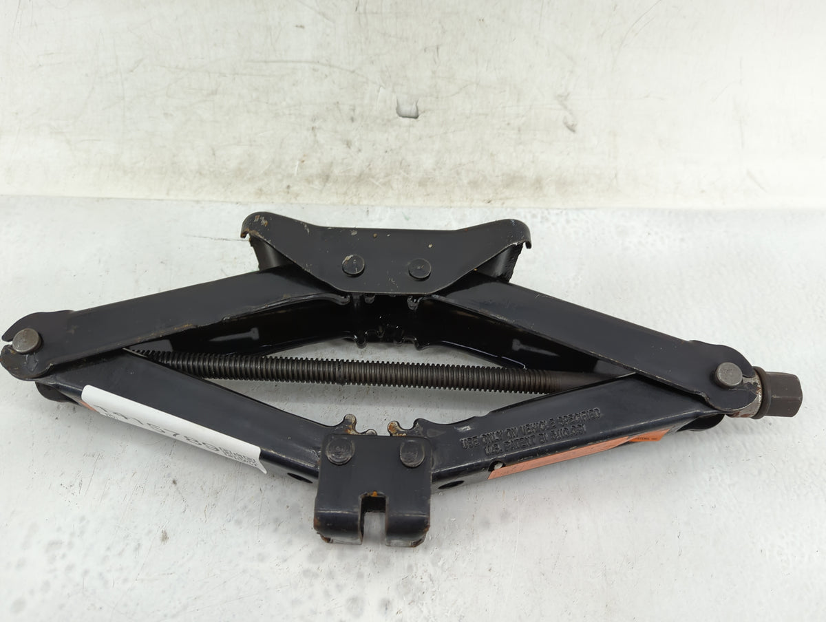 2014 Ford F-150 Spare Scissor Car Jack 1415789 - Oemusedautoparts1.com