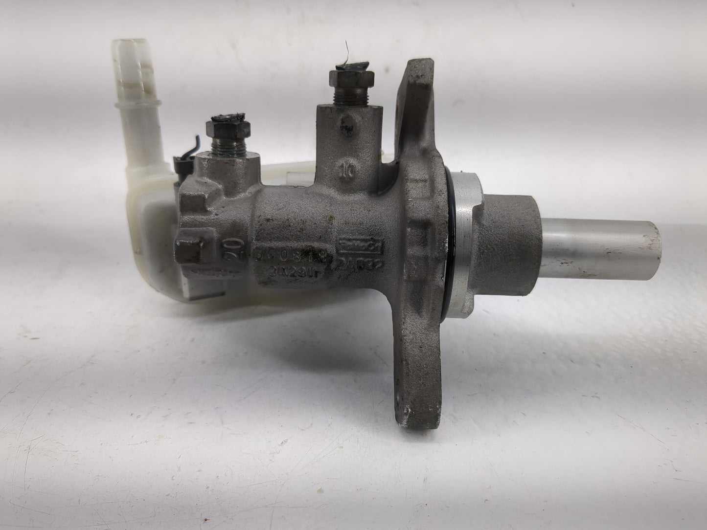 2011-2019 Ford Fiesta Brake Master Cylinder - Oemusedautoparts1.com